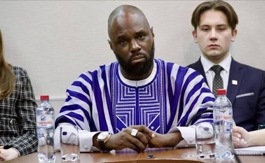 Arrestation de Kèmi Séba avec son fils en Afrique du Sud : Les détails sur la raison de l’interpellation de l’activiste béninois