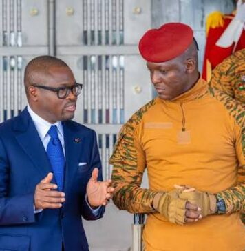 Accord de patrouilles mixtes : les armées béninoise et burkinabè renforcent leur coopération contre le terrorisme