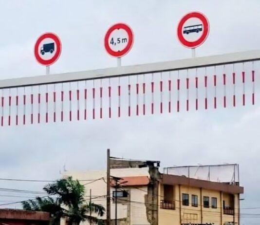 Renforcement de la sécurité routière : des portiques de limitation de hauteur installés à l’échangeur de Godomey